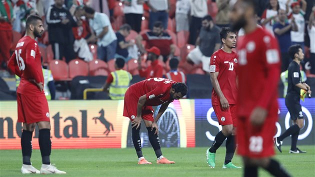 Momentka z utkn Asijskho pohru mezi fotbalisty rnu a Jemenu (na obrzku).