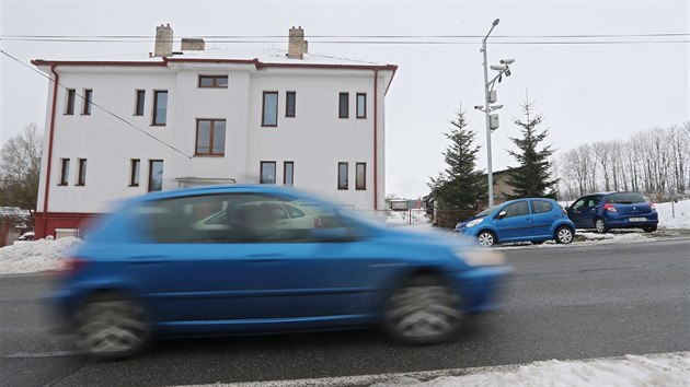 Kamerový systém v chotěbořské místní části Bílek měří řidičům rychlost už od roku 2016. Na pokutách městu zaplatili už několik milionů korun. Množství podobných kamer by se nyní na Chotěbořsku mohlo rapidně rozrůst.