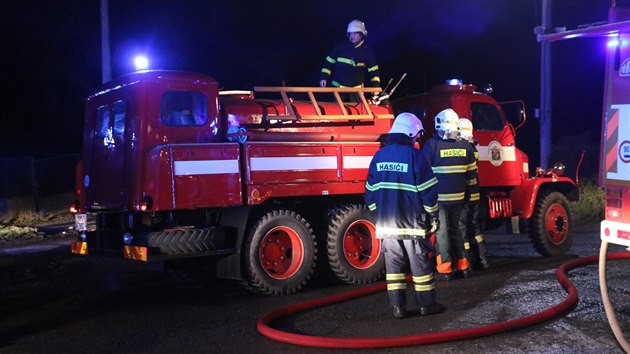 Velk por, se kterm bojovalo deset jednotek hasi, zniil v ubov na Prostjovsku rodinn dm, stodolu a hospodsk pstavby. (31. prosince 2018)