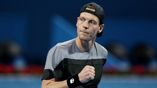 esk tenista Tom Berdych se raduje ve tvrtfinle turnaje v Dauh.