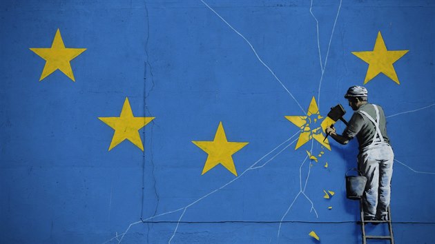 Dílo slavného umělce Banksyho v Doveru na jihu Anglie inspirované brexitem. (7. ledna 2019)