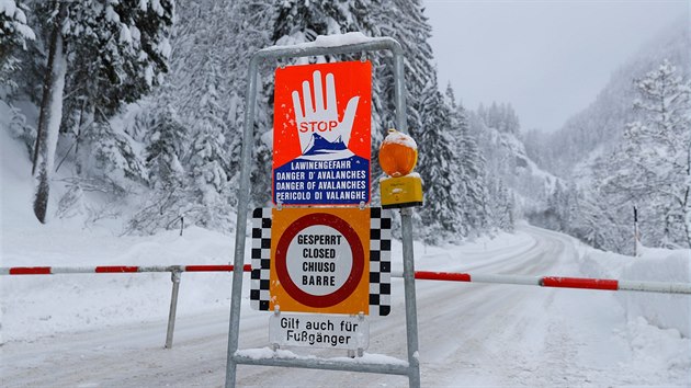 Cedule varujc ped lavinami a snhem v Rakousku (9. ledna 2019)