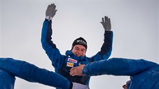 Michal Novák se raduje z druhého místa v závod 15 km volnou technikou v...
