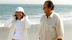 Diane Keatonová a Jack Nicholson ve filmu Lepí pozd neli pozdji (2003)