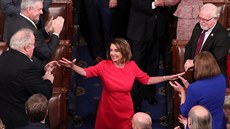 Staronová šéfka Sněmovny reprezentantů USA Nancy Pelosiová (v červeném) (3. 1....