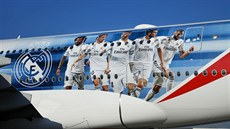 Airbus A380 spolenosti Emirates v barvách fotbalového klubu Real Madrid poprvé...