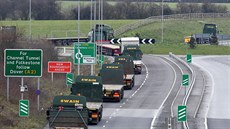 Kamiony zahltily dopravu do přístavu Dover na jihu Anglie při testu... | na serveru Lidovky.cz | aktuální zprávy
