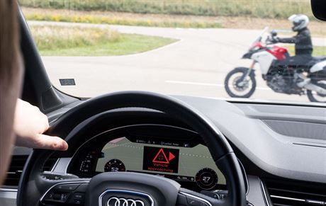 Ducati C V2X a komunikan systm Qualcomm pi interakci s vozem Audi