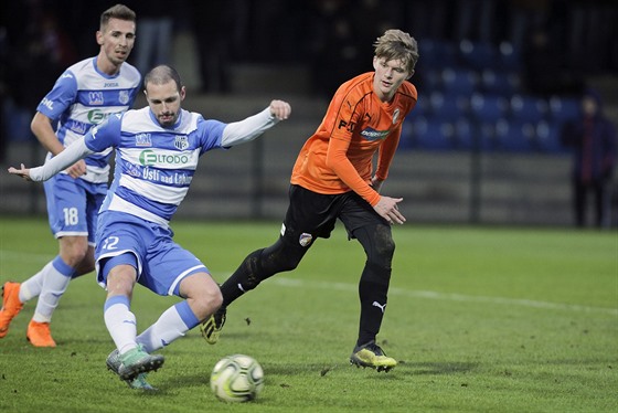 Pípravný zápas Plze (oranová) vs. Ústí nad Labem. Vpravo je Pavel ulc, u...