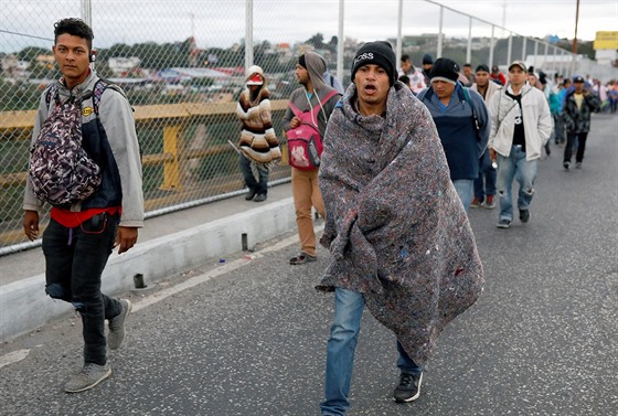Úplné zavření hranic by sice podle Trumpa výrazně omezilo příval migrantů do...