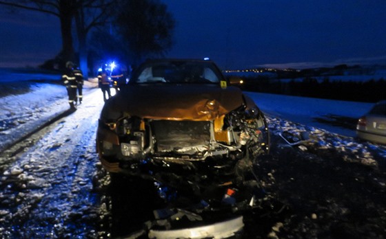 Při čtvrteční nehodě na okraji Jihlavy byly poničeny tři vozy.