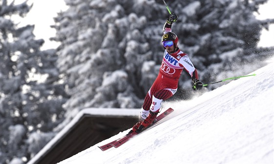 Marcel Hirscher v obím slalomu v Adelbodenu.