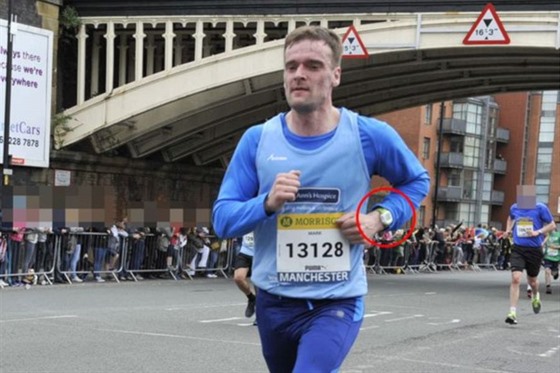 Mark Fellows na snímku z desetikilometrového závodu v Manchesteru v roce 2015