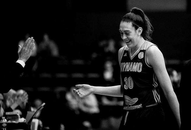 Hvězdy padly, zrodí se hvězdy? V WNBA se otevřela cesta ke slávě