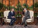 Premiér Andrej Babi zahájil svou týdenní pracovní cestu po Asii v Singapuru,...
