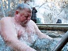 Pravoslavn vc oslavili svtek Zjeven Pn oistnou koupel v ledov vod...