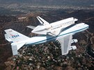 Shuttle Carrier Aircraft s raketoplánem Endeavour