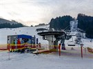 Ski centrum Mýto má sjezdovku FIS parametr se sedakovou lanovkou a umouje...