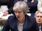 Britská premiérka Theresa Mayová v parlamentu v Londýn ped klíovým...