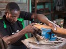 Noordin Kasoma z Ugandy se rozhodl vyrábt kola z bambusu.