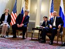 Donald Trump bhem setkání s ruským prezidentem Vladimirem Putinem