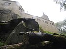Od kvtna 2017 b v nkolika etapch rekonstrukce loveckho hradu Rotejn v...