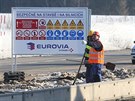Na problmovm seku D1 mezi Humpolcem a Vtrnm Jenkovem zaala firma Eurovia...