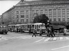 Historické fotografie stanic metra, tramvajových zastávek nebo teba historické...