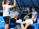 Karolína Plíková pi tréninku ped startem Australian Open naslouchá radám...