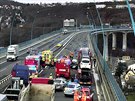 Nehoda u Lochkovského tunelu zastavila dopravu. (14. 1. 2019)