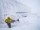 Odklízení snhu u Potovny na Snce (17.1.2019).