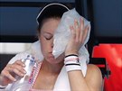 ÁR. Nmka Laura Siegemundová se chladí v parnu, které postihlo tenisové...