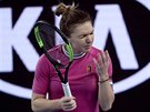 SVTOVÁ JEDNIKA. Rumunská tenistka Simona Halepová se na sebe zlobí v prvním...