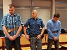 Obžalovaní z vraždy (zleva Tomáš Pavlis a Adam Kužel) před vynesením rozsudku