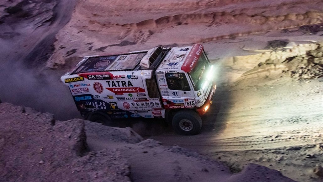 Tatra týmu Buggyra posádky Martin �oltys, David Schovánek a Tomá� �ikola.