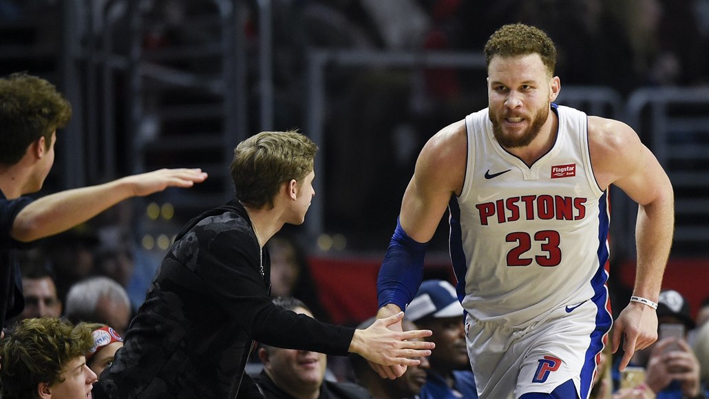 Blake Griffin z Detroitu se práv� trefil proti LA Clippers.