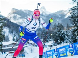 Anastasia Kuzminov si jede pro triumf ve sprintu v Ruhpoldingu.