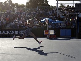 esk tenistka Kateina Siniakov bojuje v 1. kole Australian Open.