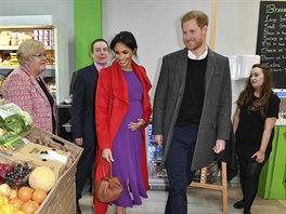 Princ Harry a vévodkyn Meghan oteveli supermarket a komunitní kavárnu Feeding...