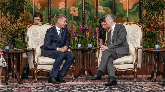 Premir Andrej Babi zahjil svou tdenn pracovn cestu po Asii v Singapuru, kde  se setkal s pedsedou vldy Lee Hsienem Loongem.