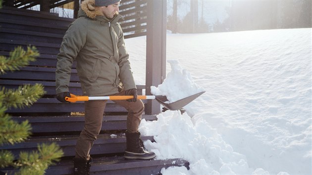 Lopata na sníh: základní příslušenství, které u domu nesmí chybět.