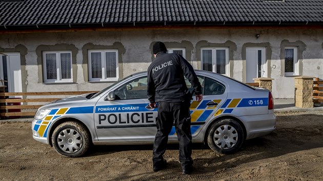 Dm ve Vojkovicch na Mlnicku, kde policist zadreli podezelho z vrady erpadlky na pump v Nelahozevsi (15. ledna 2019)