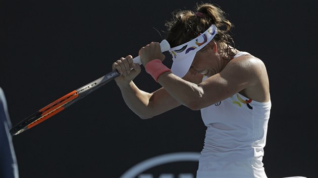 Rozhnvan Barbora Strcov bhem 1. kola Australian Open.