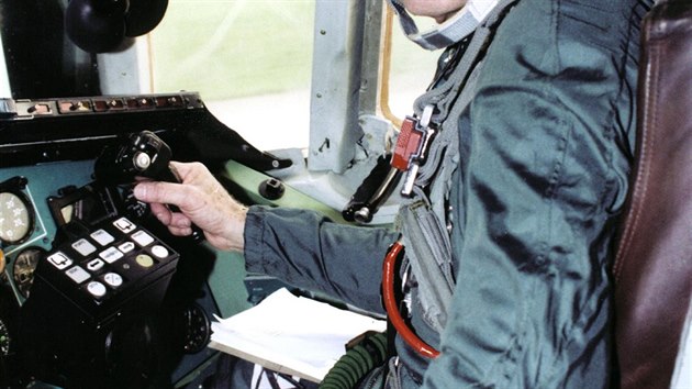Americk pilot a astronaut Charles Gordon Fullerton, nadzvukov ltajc laborato Tu-144LL