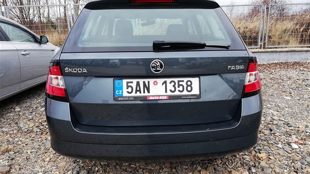 Zkou�eli jsme, do kter�ho auta nejl�pe nalo��me bag� na ly�ova�ku.