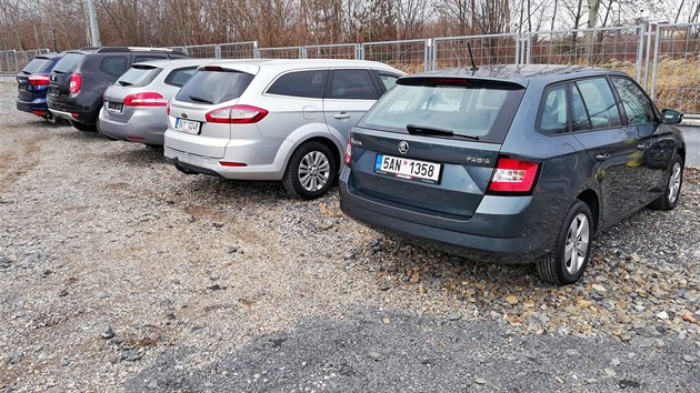 Zkoueli jsme, do kterho auta nejlpe nalome bag na lyovaku.