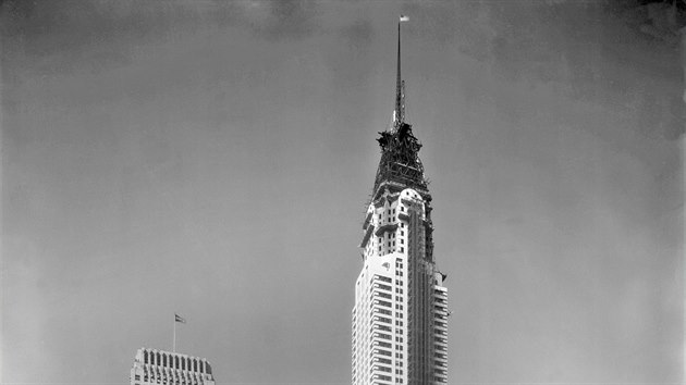 Rozestavn newyorsk mrakodrap Chrysler Building na snmku z roku 1929.