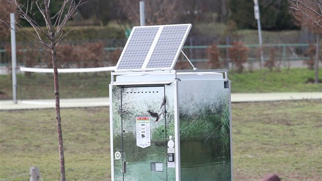 Toalety na Krav hoe, kter Brno postavilo z participativnho rozpotu, funguj na solrn panely a kvli nedostatku slunench dn v zimnm obdob se dostaten nenabjely.