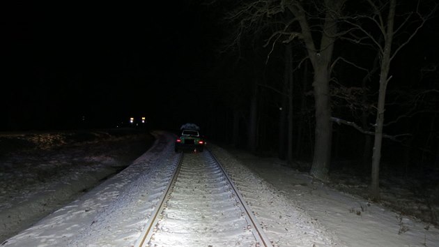 Opil idi si na Pbramsku spletl koleje s cestou. (14. 1. 2018)