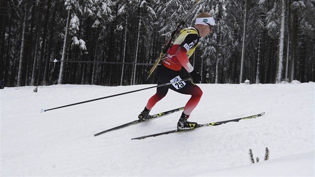 Norsk biatlonista Johannes Thingnes B na trati sprintu SP v Oberhofu